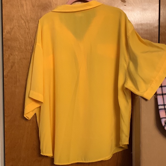 Notations Woman yellow blouse, size 22W - Picture 3 of 3